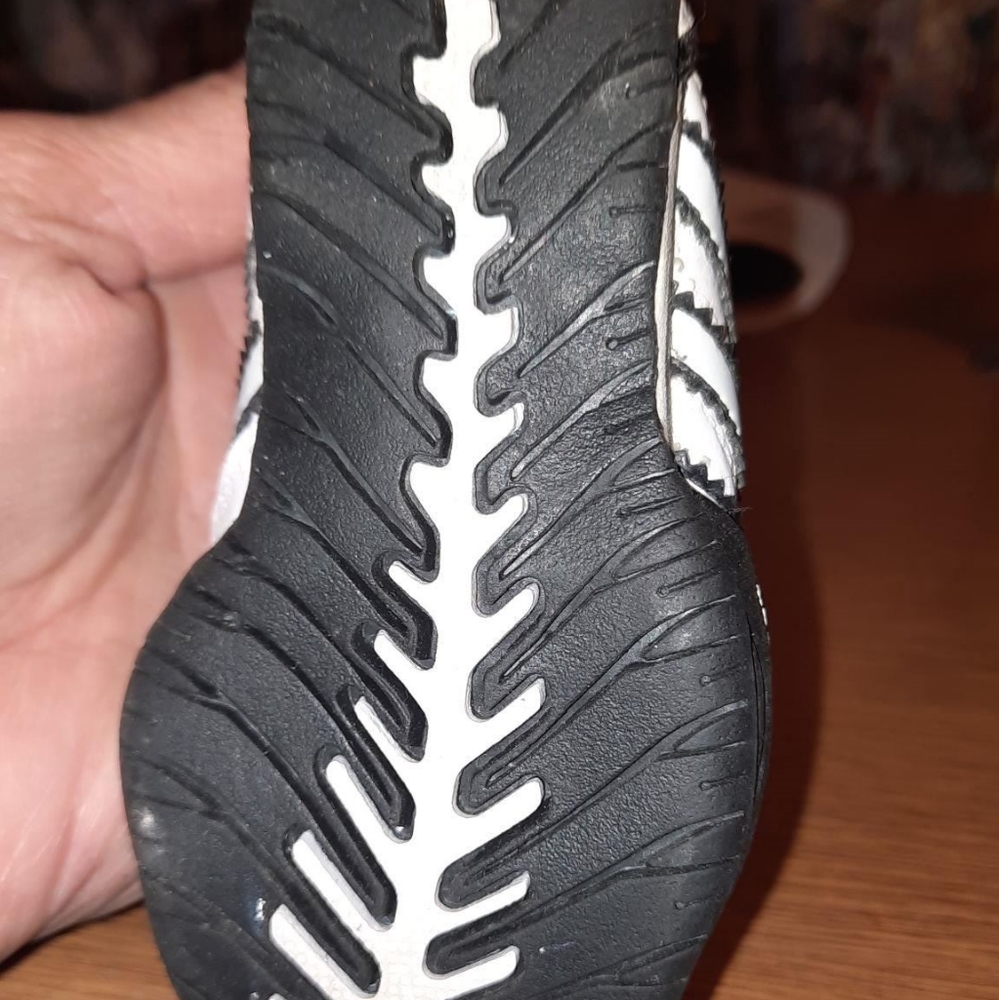ADIDAS - Picture 5 of 8